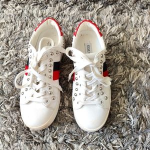 Steve Madden Belle Studded Platform sneakers. Size 5.